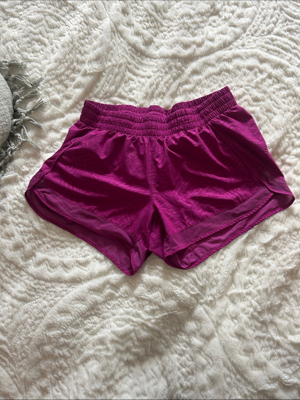 Athleta Women’s Athletic Shorts in Magenta - Picture 1 of 3